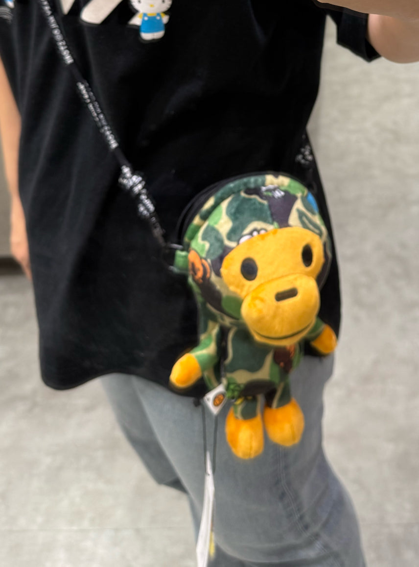 香港代購 專櫃正品 Aape 26春夏 立體卡通迷彩小猴斜背手機包4464