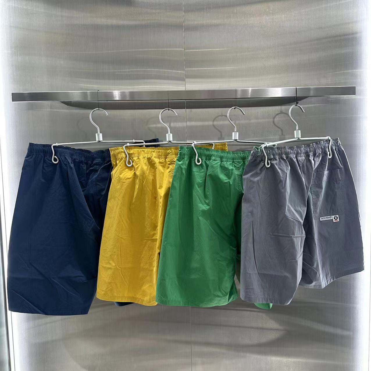 香港直郵 Aape 男裝 25春夏小標徽章潮流撞色休閑短褲B673