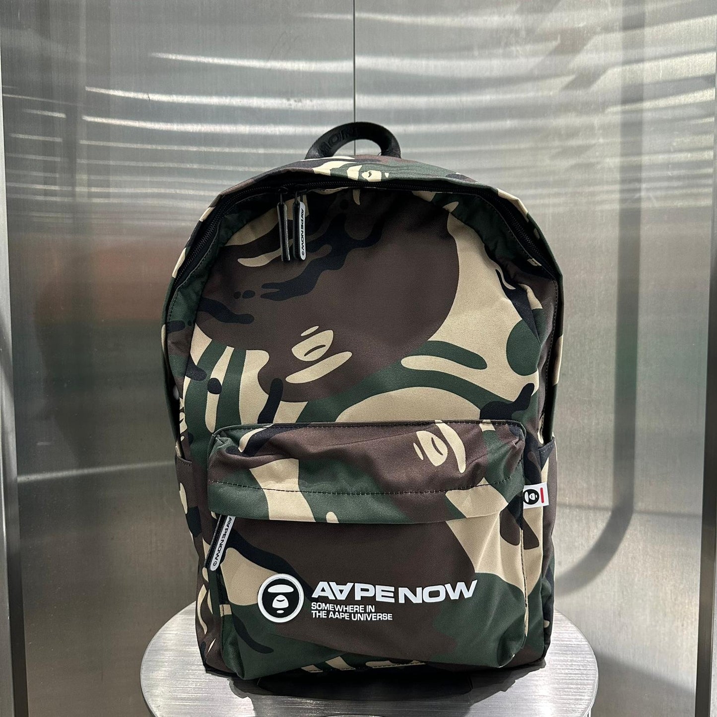 香港直郵 專櫃正品 Aape 26春夏 男 AAPENOW 猿人小標徽章迷彩雙肩包5330
