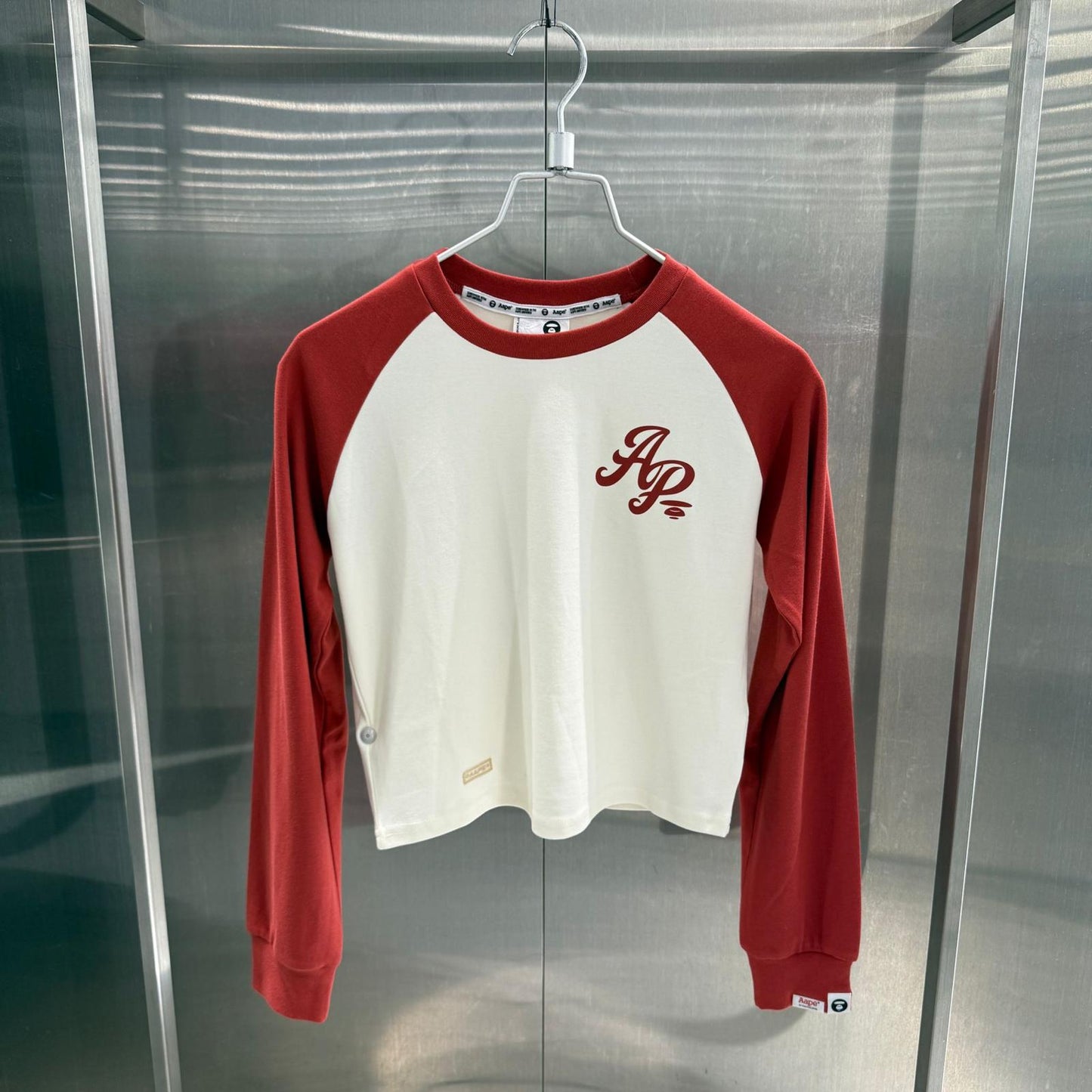 香港直郵 專櫃正品 Aape 26春夏 女 字母刺繡鉤針編織小花短款長袖T恤1908