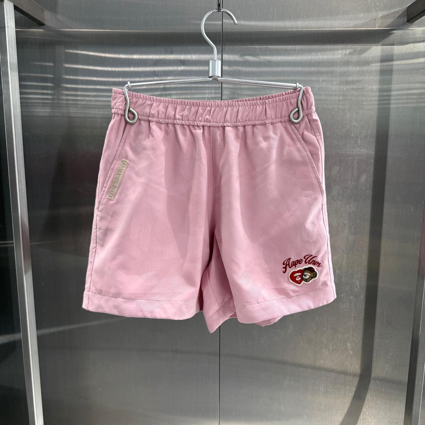 香港代購 專櫃正品 26春夏 Aape 女 AAPEUNVS 心型猿人刺繡徽章潮流迷彩休閒短褲D623