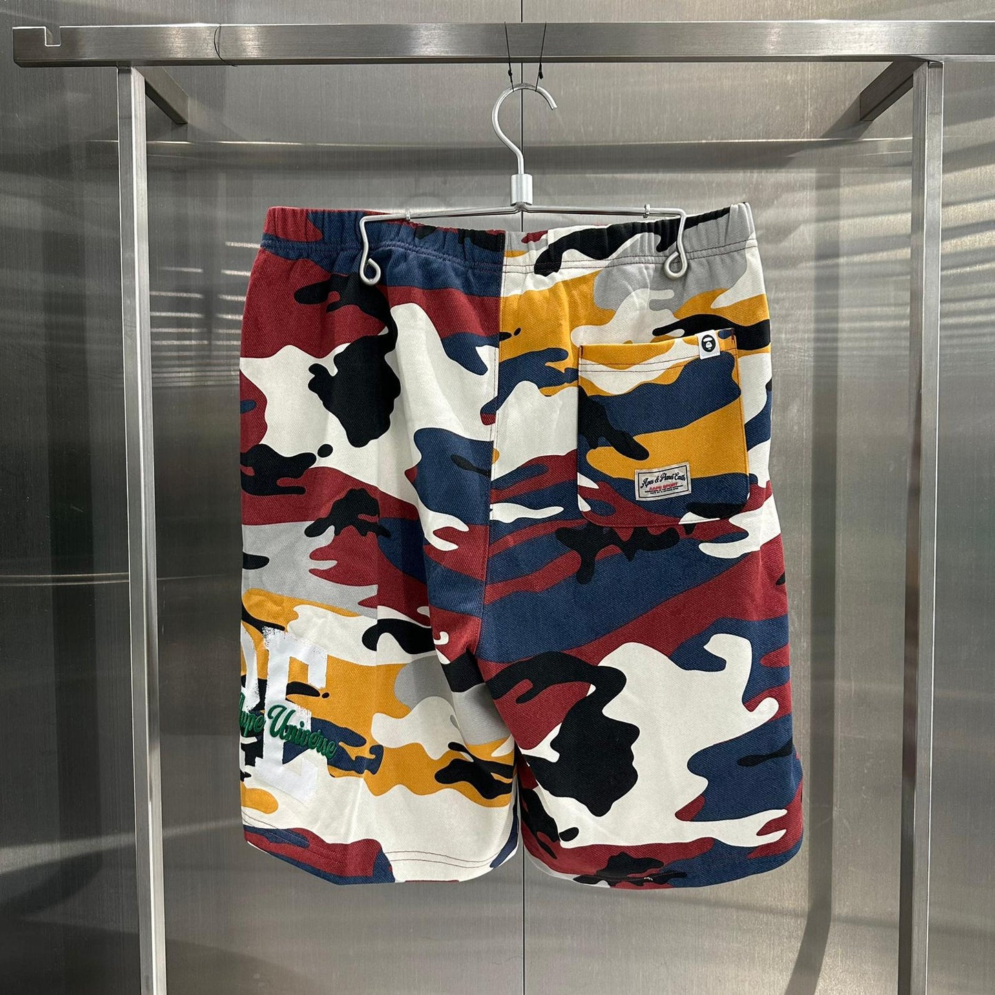 香港直郵 專櫃正品 Aape 26春夏 男 猿人徽章字母刺绣迷彩潮流舒适短裤C695