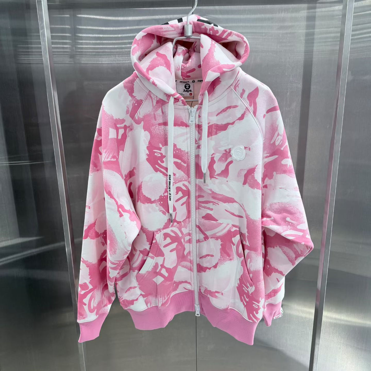 香港直郵 Aape 26秋冬 猿人徽章迷彩滿印加絨拉鏈連帽衛衣E321 AAPSWME321XXR