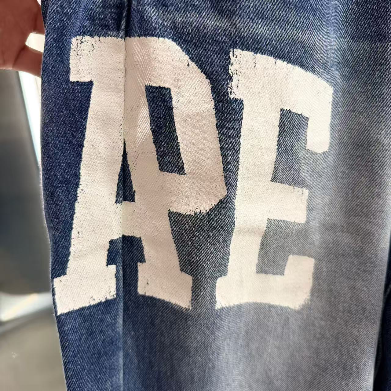 香港直郵 Aape 26春夏 男 字母刺繡印花水洗寬松直筒牛仔長褲C689