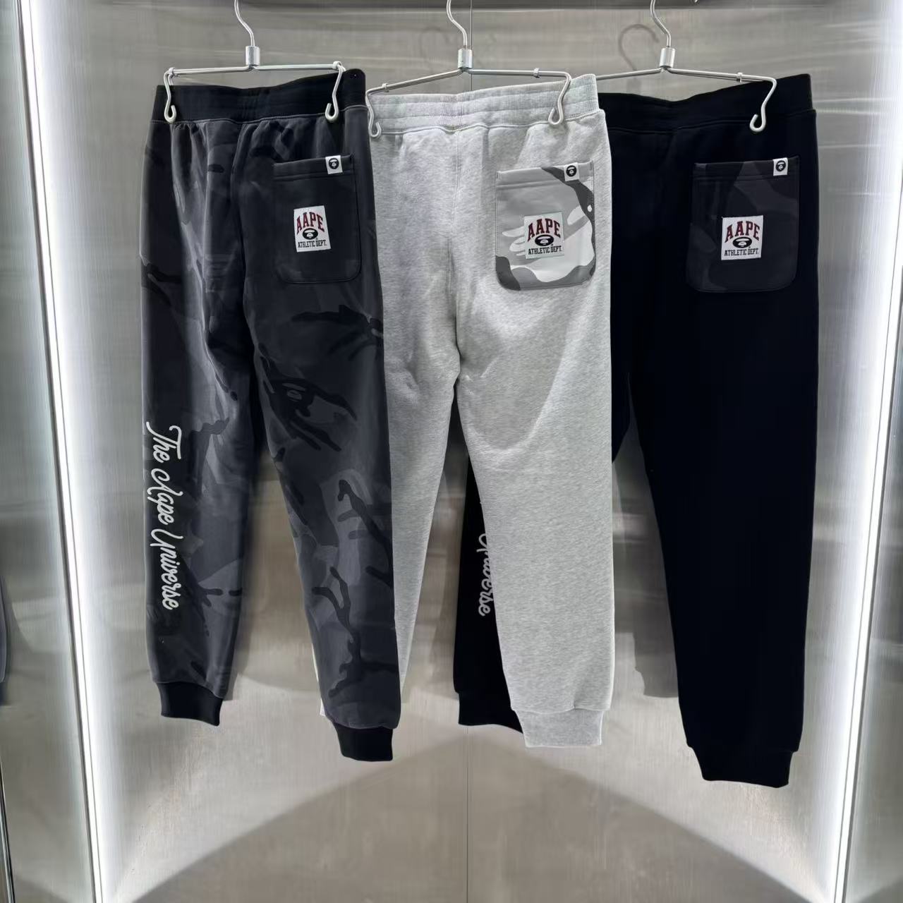 香港直郵 Aape 男裝 25秋冬猿人刺繡迷彩口袋潮流薄絨束腳褲C644