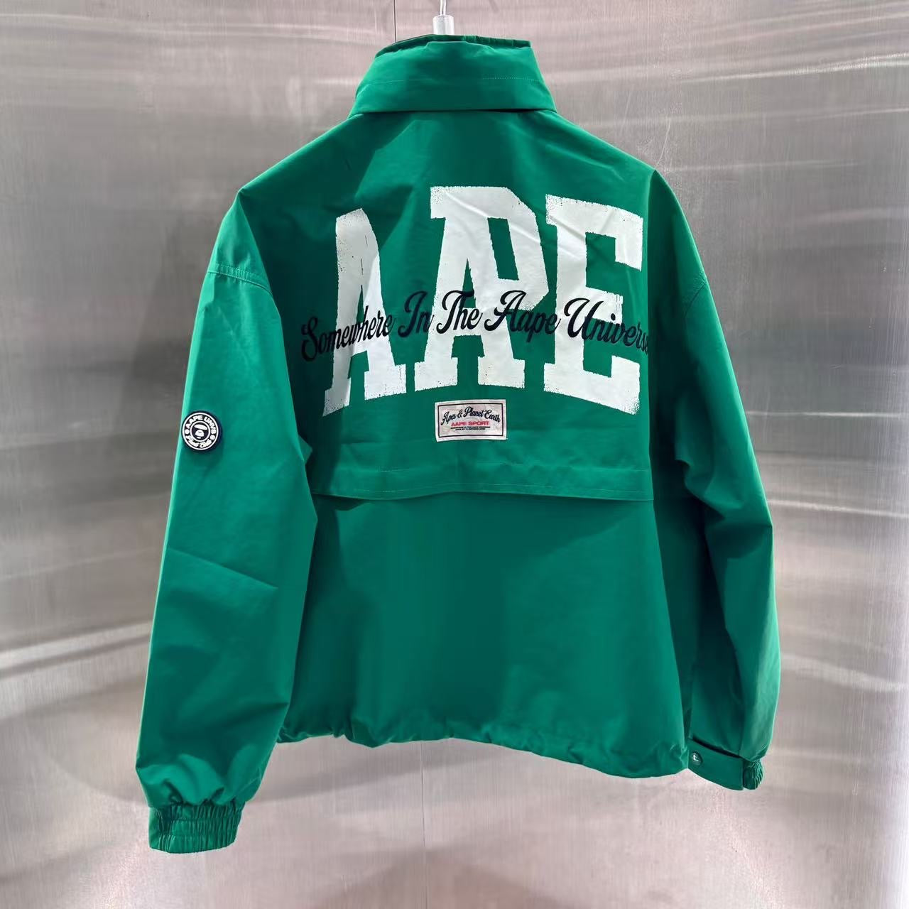 香港直郵 專櫃正品 Aape 男裝 26春夏猿人徽章字母刺繡可拆卸帽薄夾克外套7771