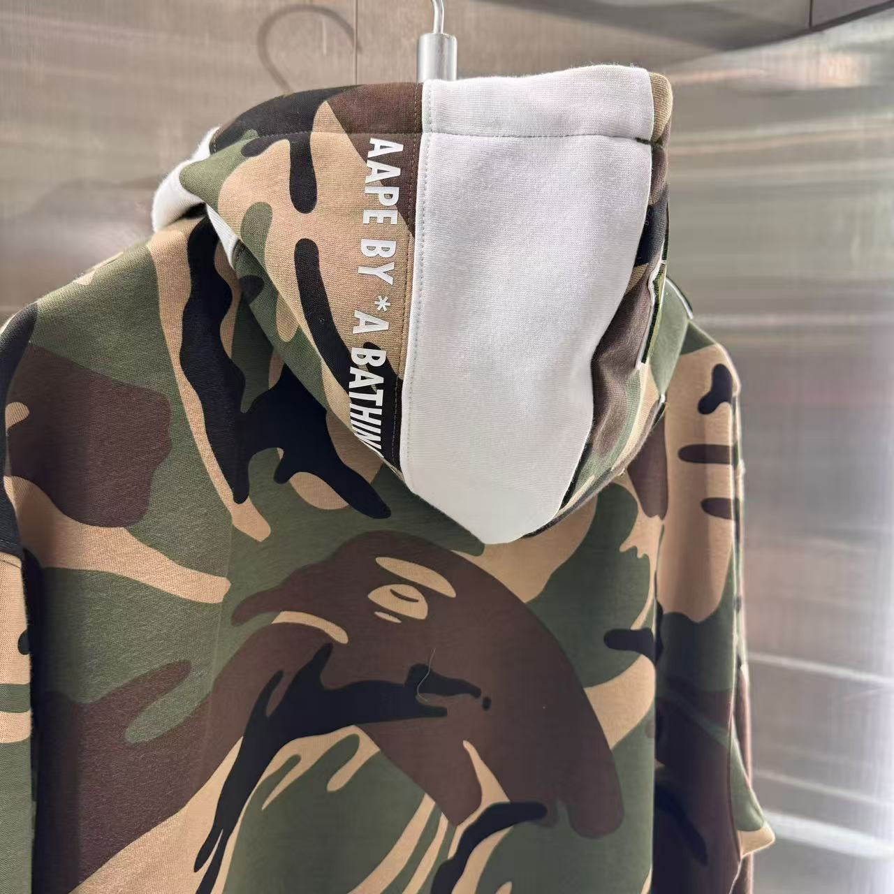 香港直郵 專櫃正品 Aape 男裝 26春夏星星猿人迷彩連帽摁扣棒球服衛衣外套D361