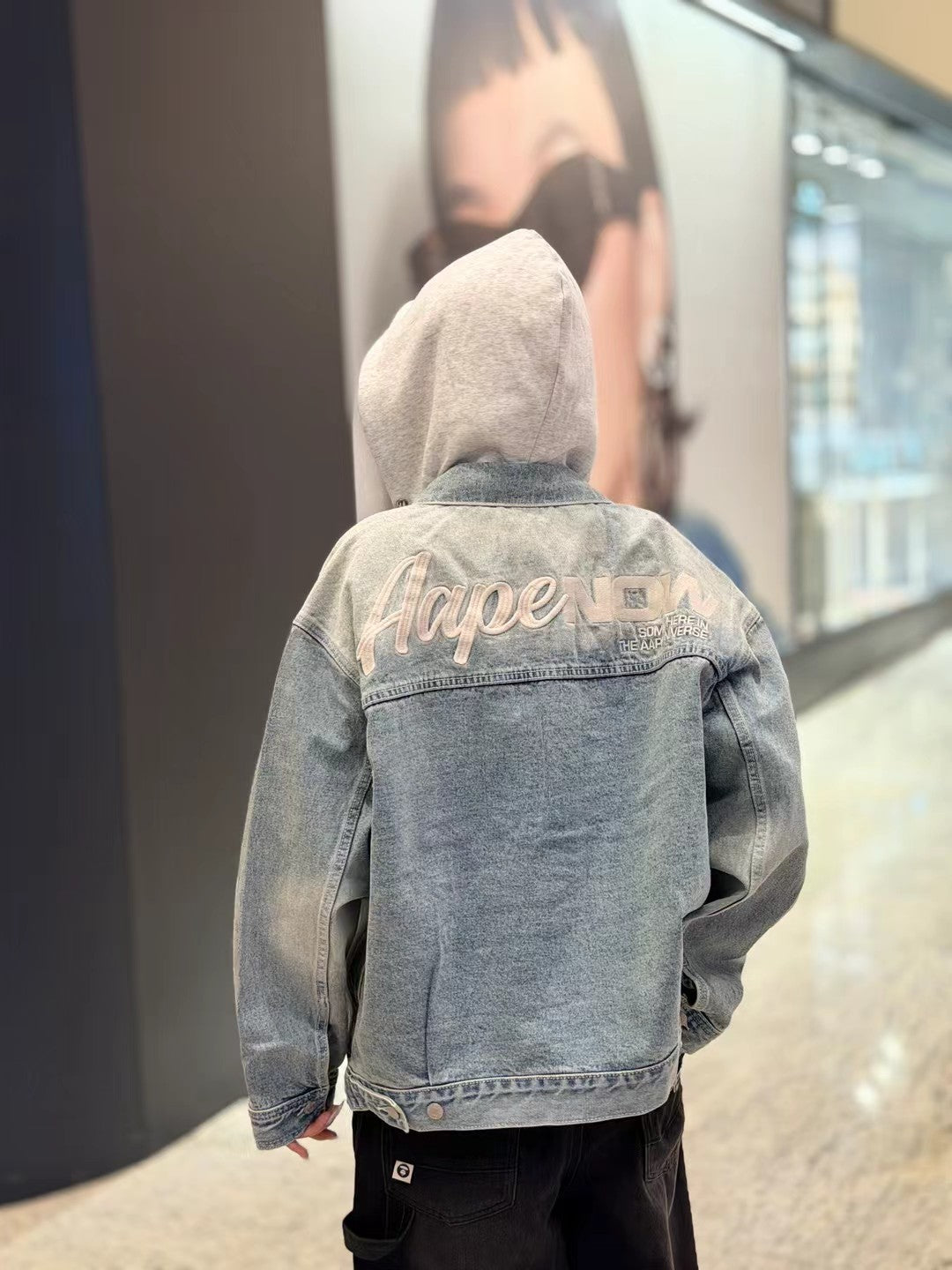 香港直郵 Aape 26秋冬 男 刺繡章可拆卸帽水洗做舊工裝牛仔夾克 7796