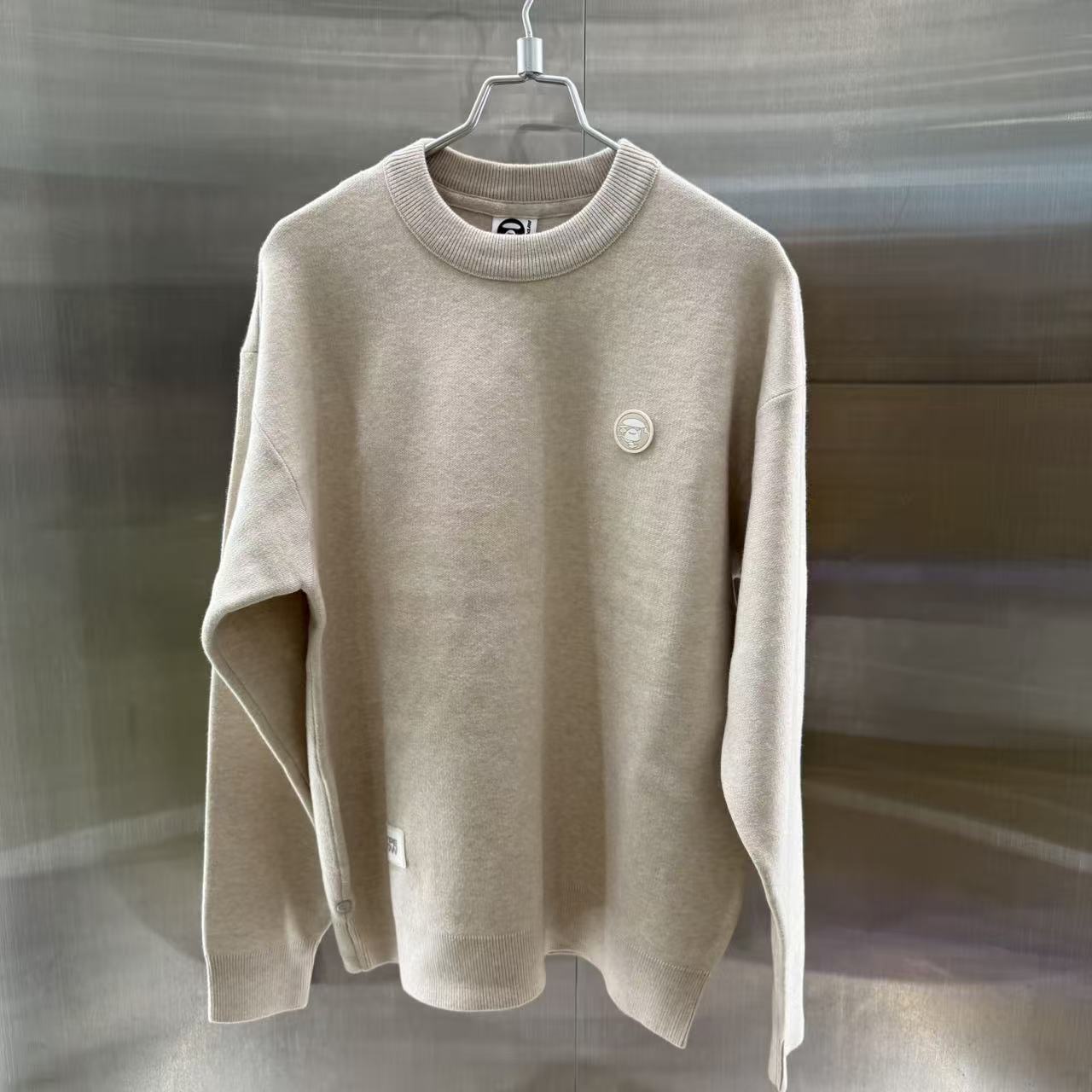 香港直郵 Aape 25秋冬 男 小標徽章休閑簡約純色圓領針織衫C361