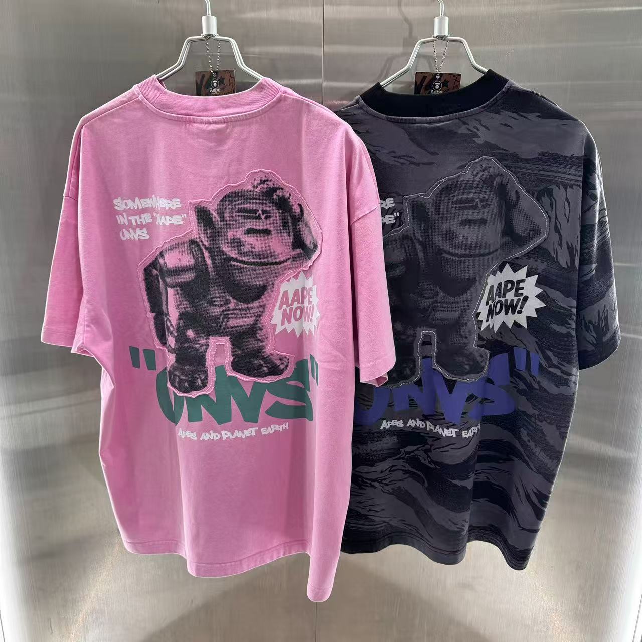 香港代購 專櫃正品 26春夏 Aape 男 AAPEUNVS 字母刺繡抓頭小猴拼貼布迷彩短袖T恤 1880