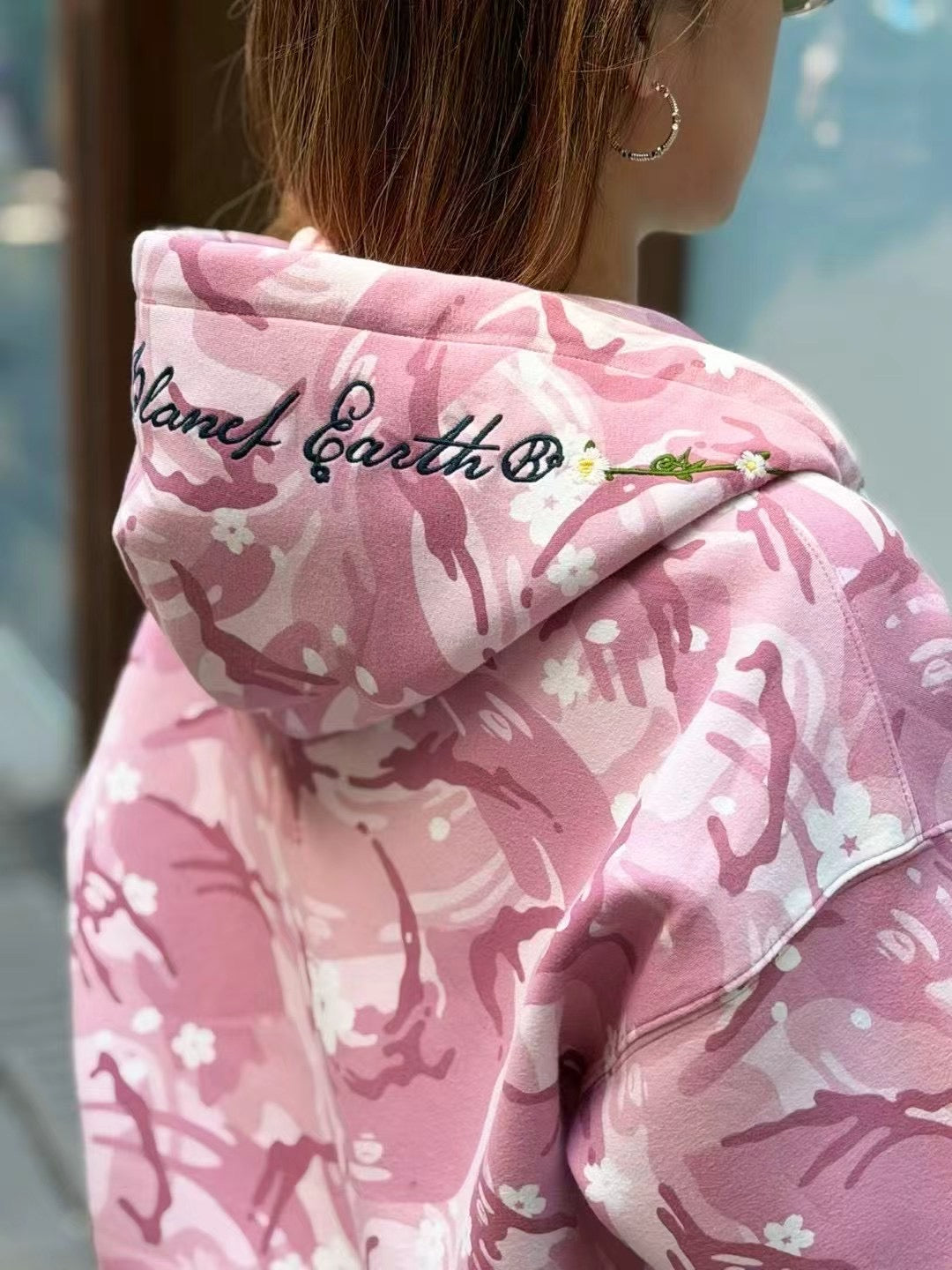 香港直郵 Aape 女裝 26秋冬花卉猿人刺繡短款迷彩連帽拉鍊衛衣E354  AAPSWWE354XBR