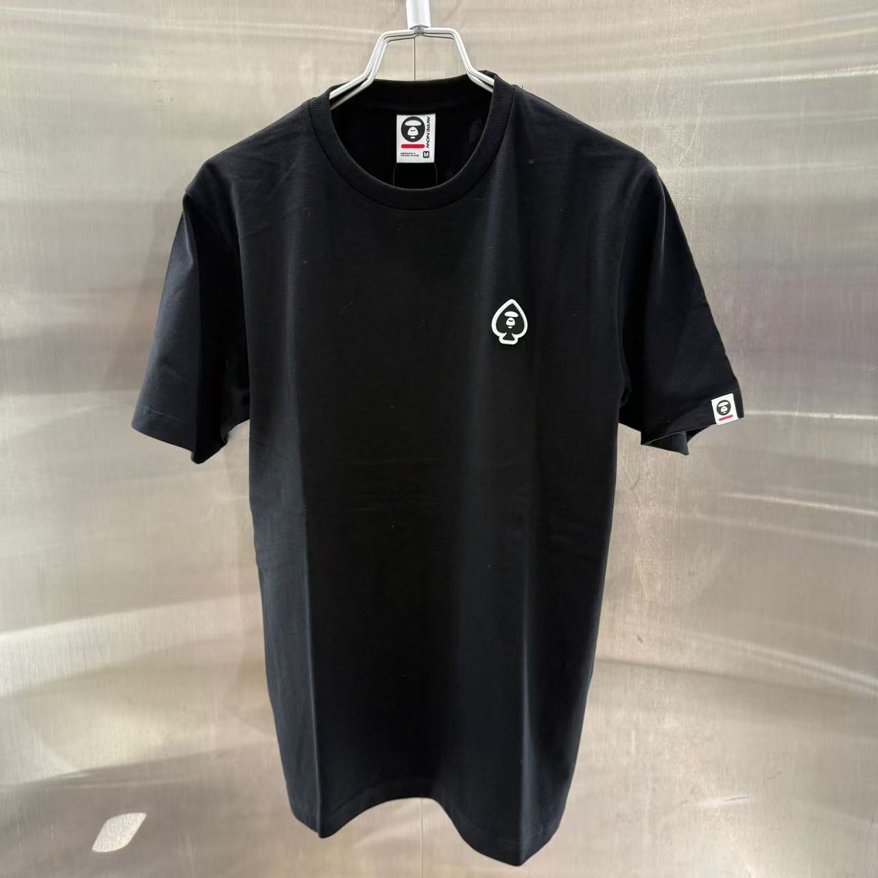 香港直郵 專櫃正品 Aape 男裝 26春夏黑桃型猿人徽章舒適簡約圓領短袖T恤1809