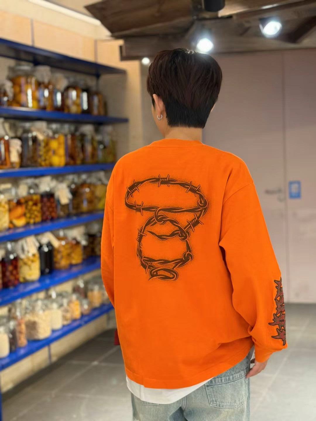 香港直郵 Aape 男裝 26秋冬哥特字母刺繡荊棘鐵絲猿人水洗長袖T恤1995 AAPLTM1995XXR