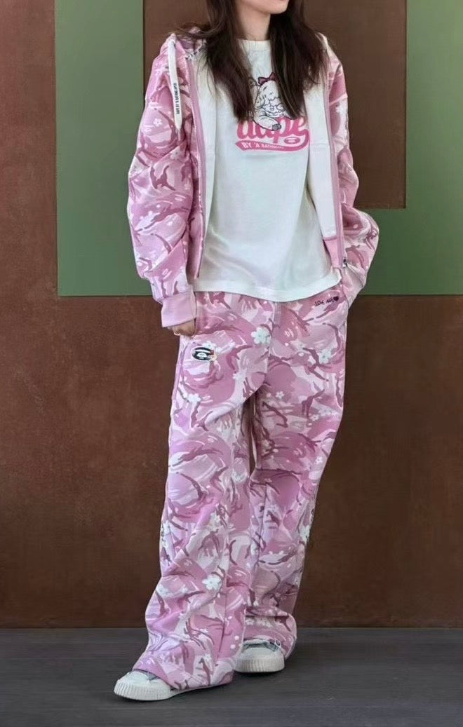 香港直郵 Aape 女装 26秋冬美式学院风花卉刺绣迷彩宽松直筒卫裤D675 AAPPTWD675XBR