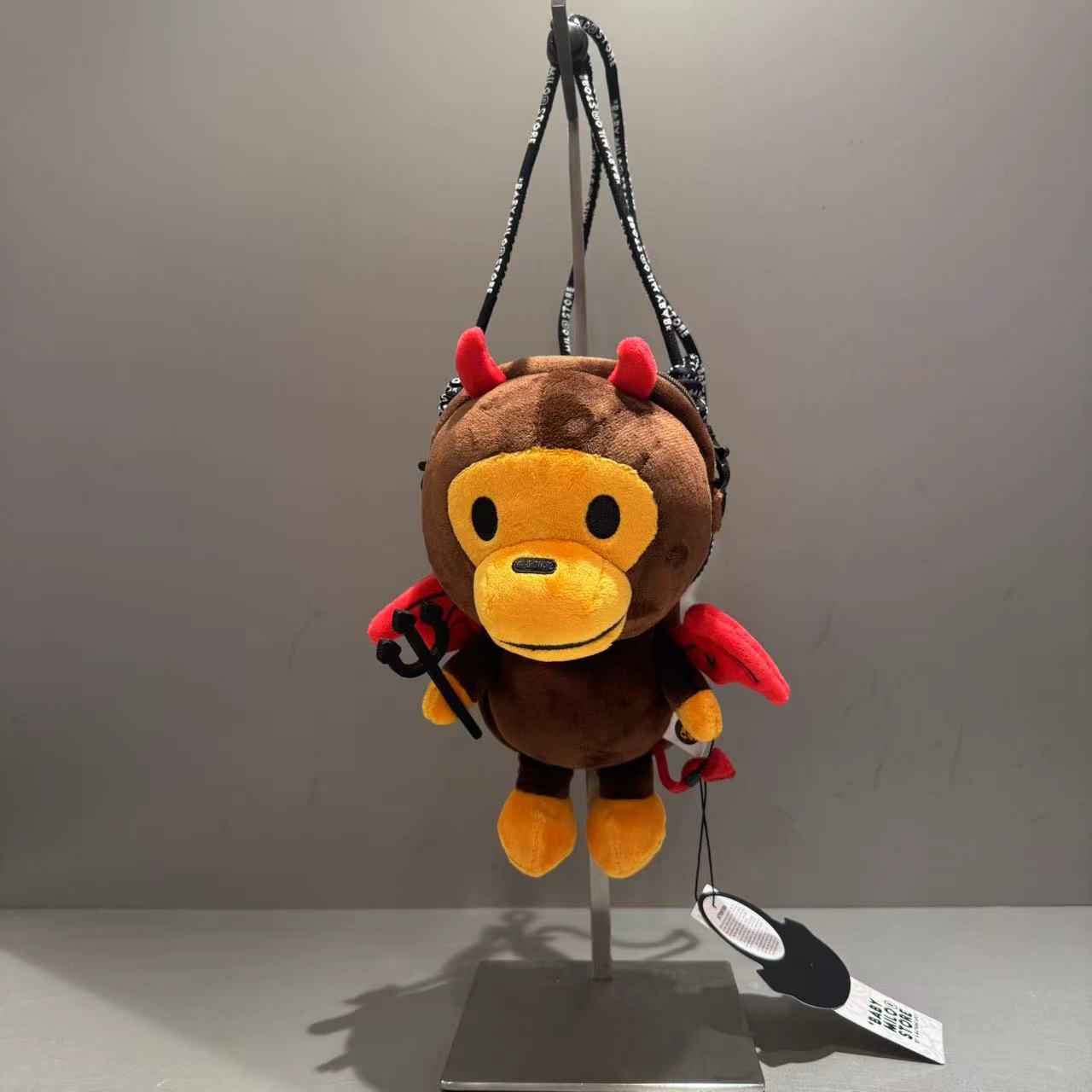 香港直郵 BABY MILO STORE 卡通惡魔小猴公仔手機包4404