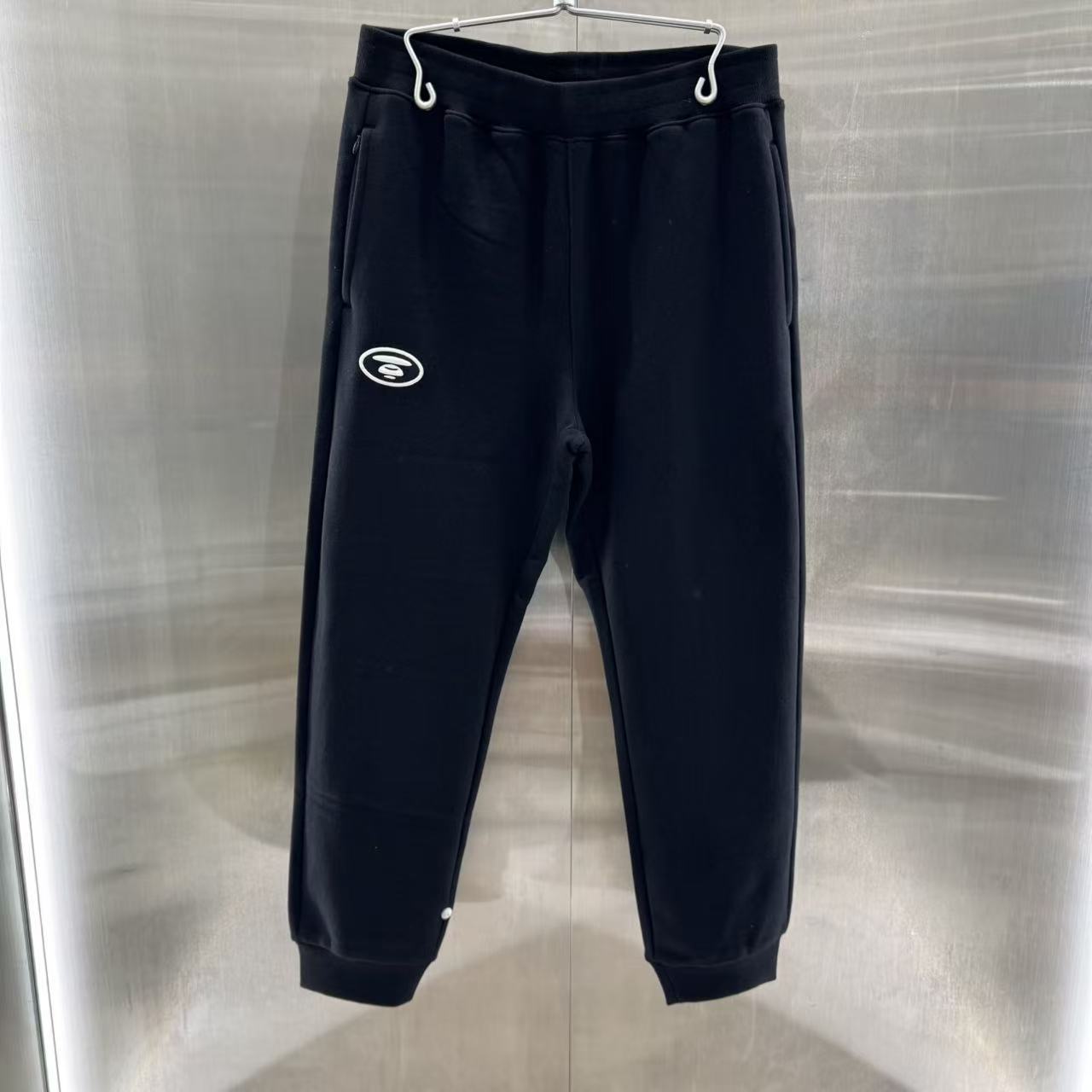 香港直郵 Aape 男裝 25秋冬猿人刺繡迷彩口袋潮流薄絨束腳褲C644