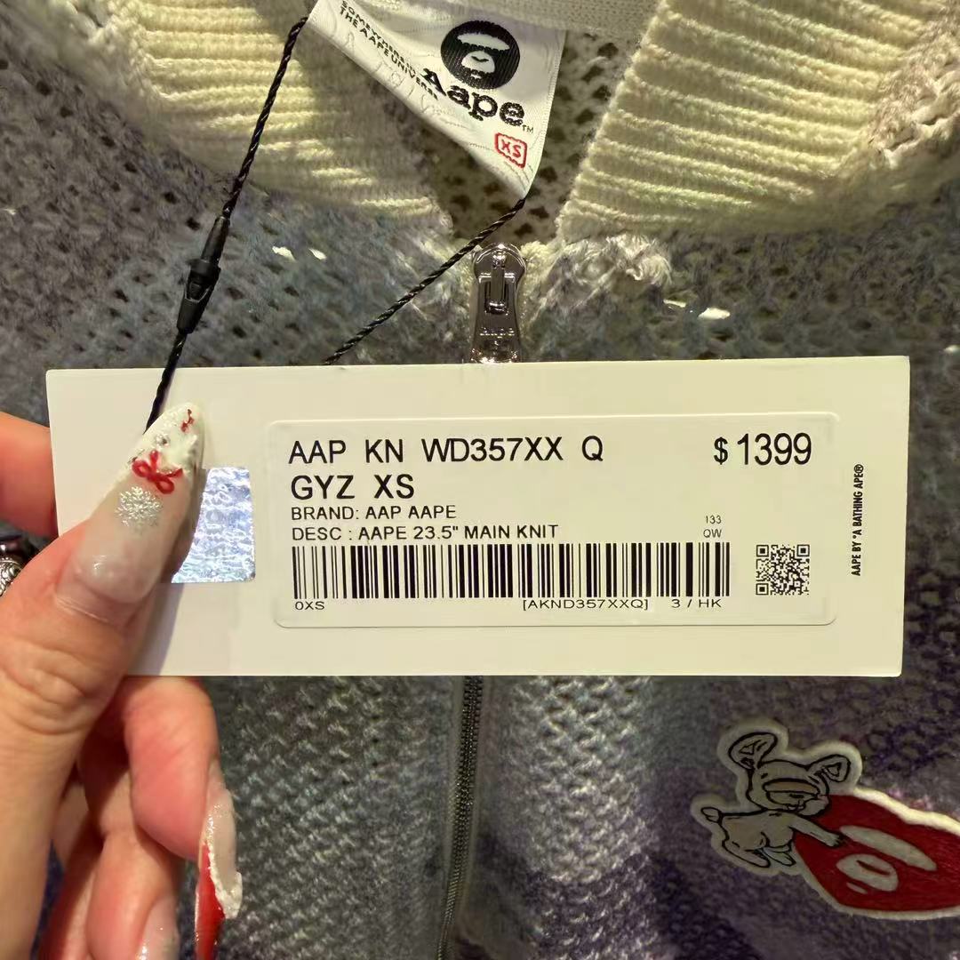 香港代購 專櫃正品 Aape 26春夏 女裝 心型猿人徽章甜酷慵懶迷彩針織衫D357