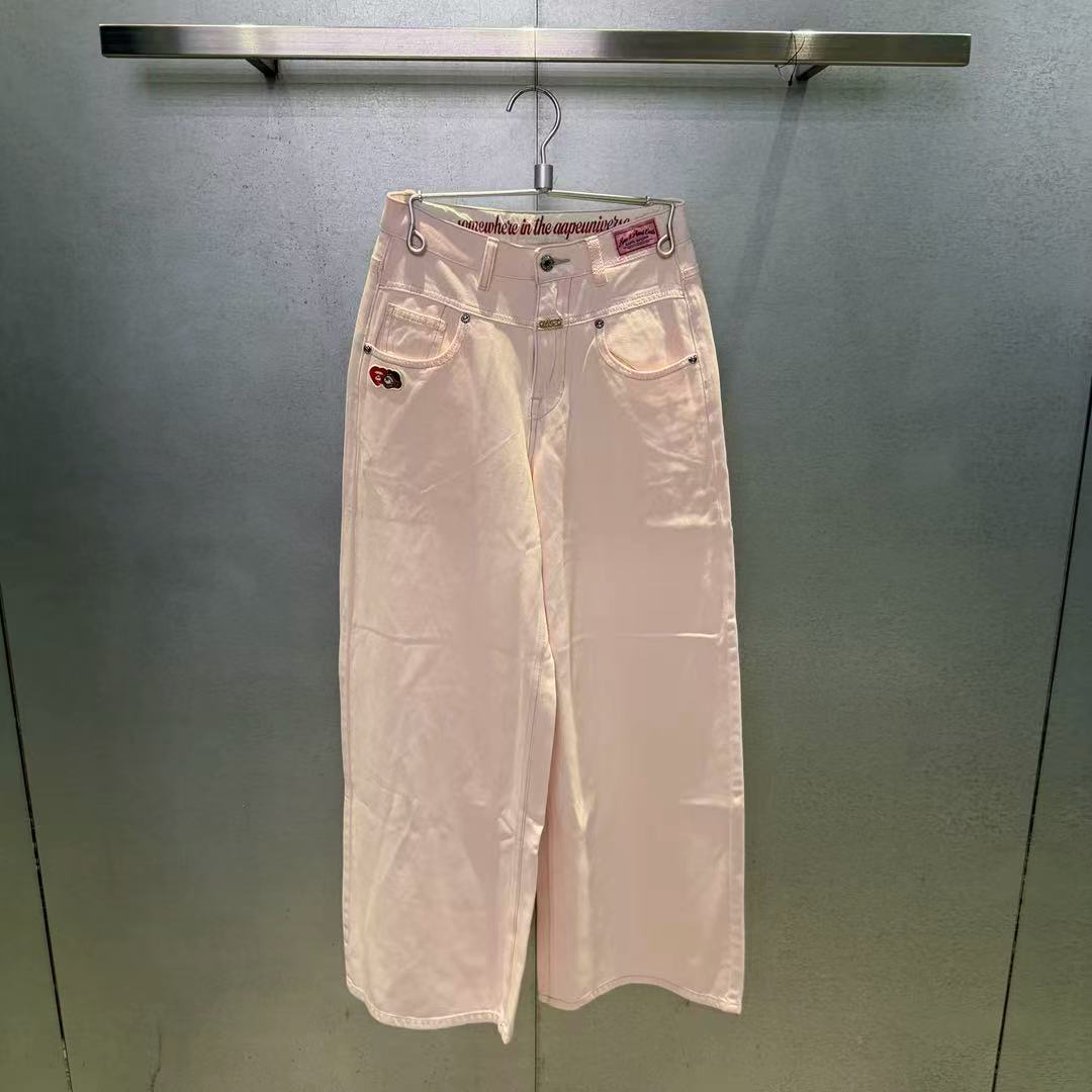 香港代購 專櫃正品 Aape 26春夏 女裝 心型猿人小熊徽章水洗闊腿牛仔長褲D619